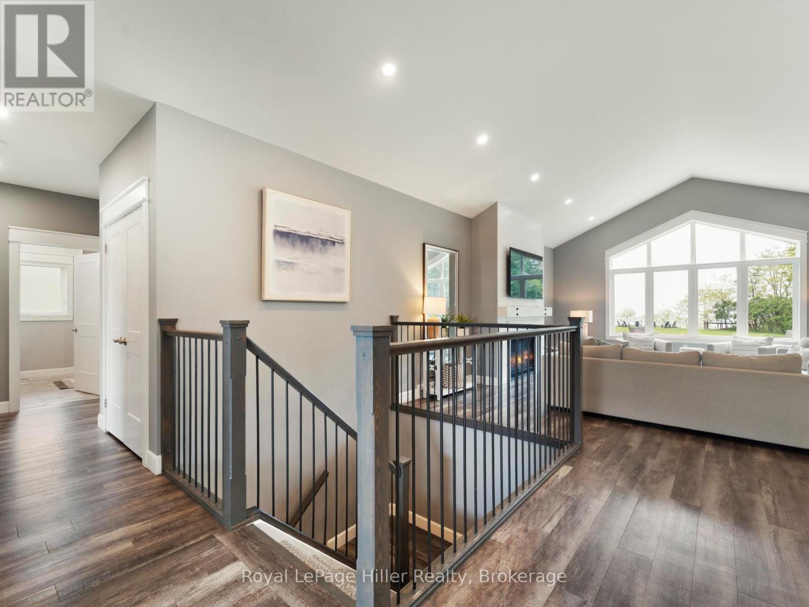 












72431 BLUEWATER HIGHWAY

,
Bluewater (Hay),




Ontario
N0M2T0

