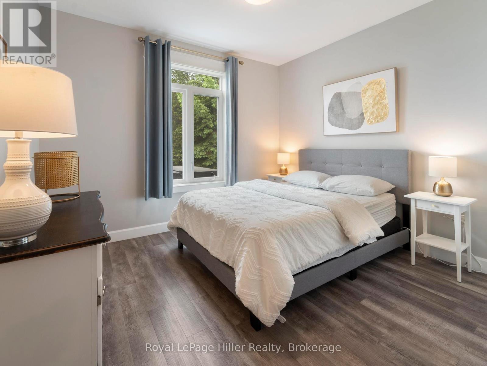 












72431 BLUEWATER HIGHWAY

,
Bluewater (Hay),




Ontario
N0M2T0

