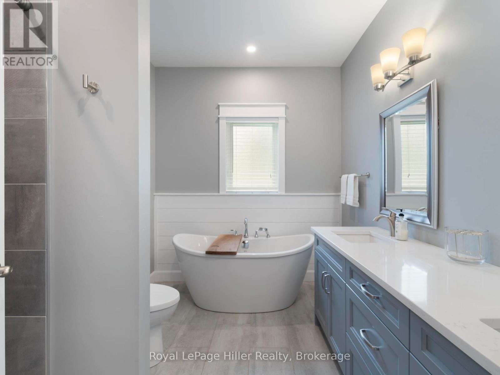 












72431 BLUEWATER HIGHWAY

,
Bluewater (Hay),




Ontario
N0M2T0

