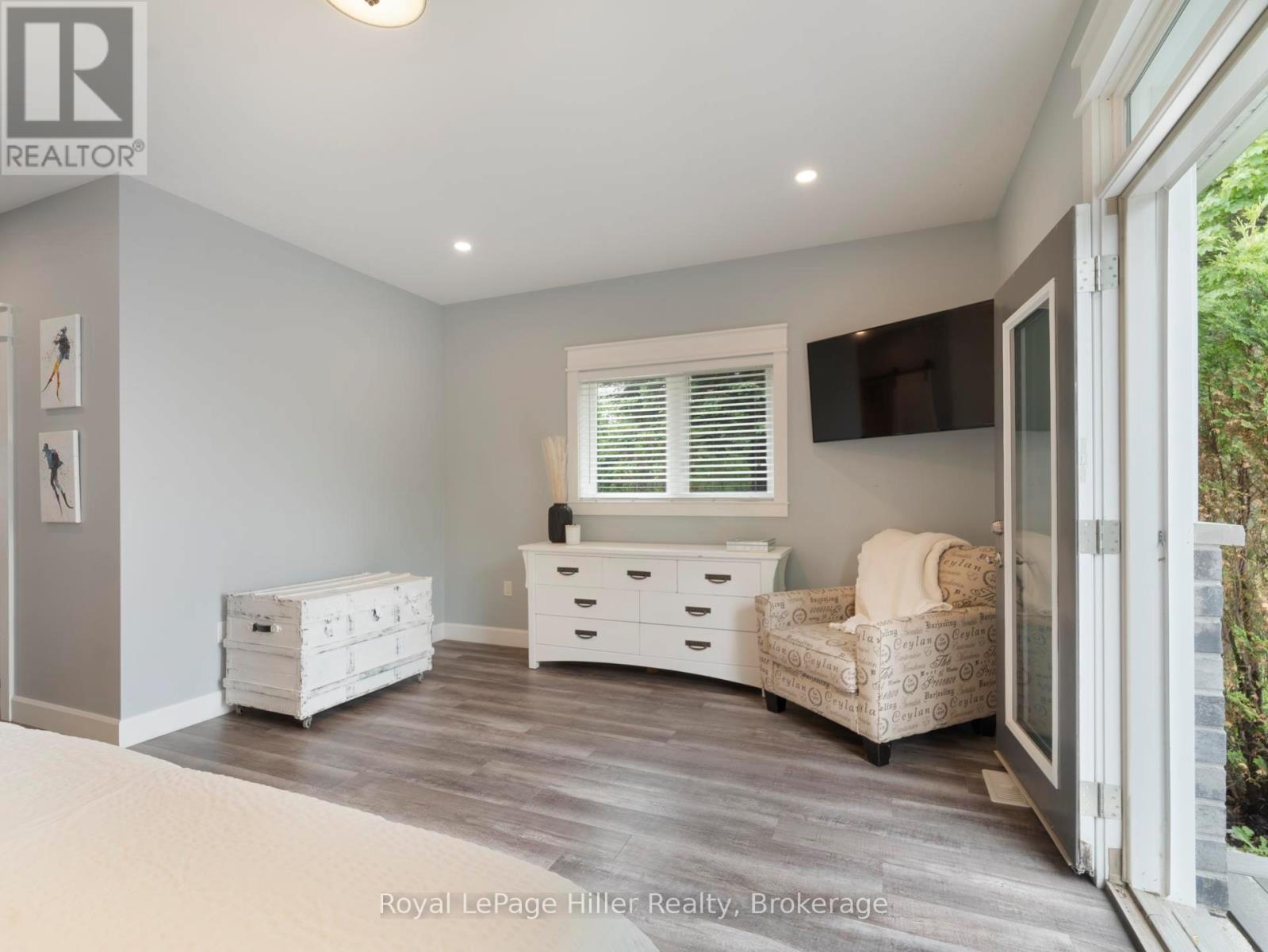 












72431 BLUEWATER HIGHWAY

,
Bluewater (Hay),




Ontario
N0M2T0

