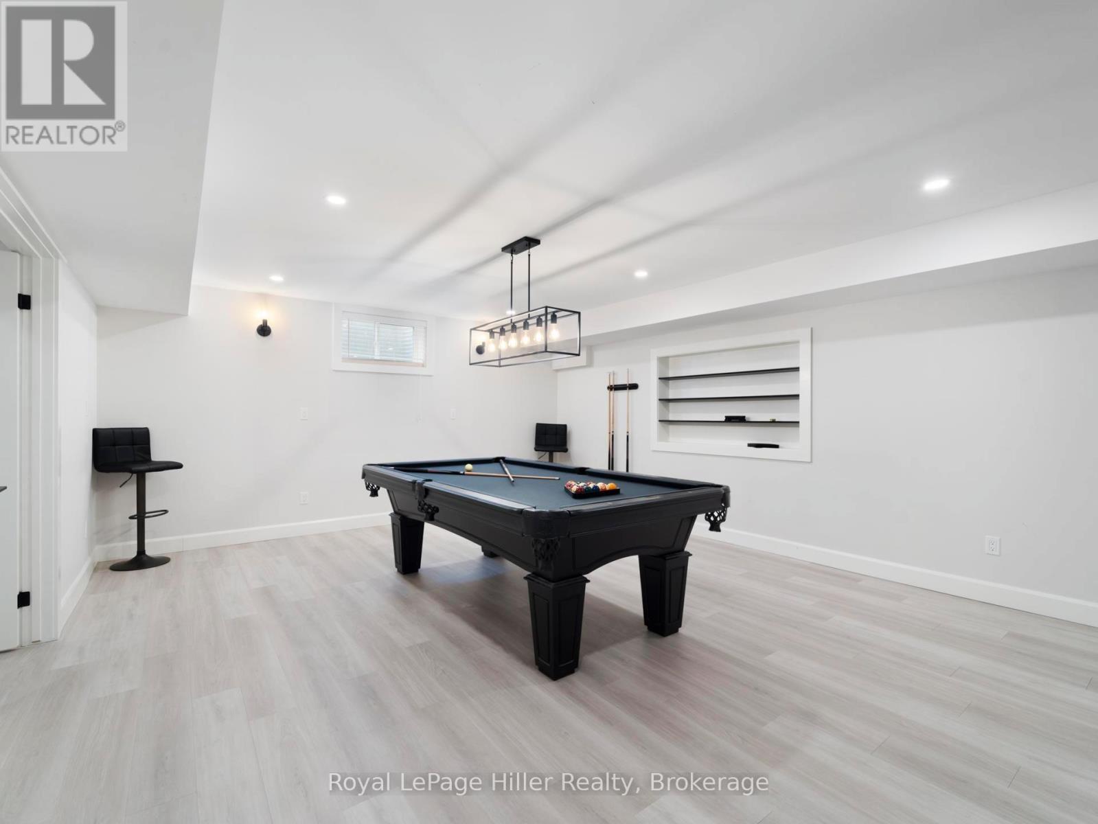 












72431 BLUEWATER HIGHWAY

,
Bluewater (Hay),




Ontario
N0M2T0

