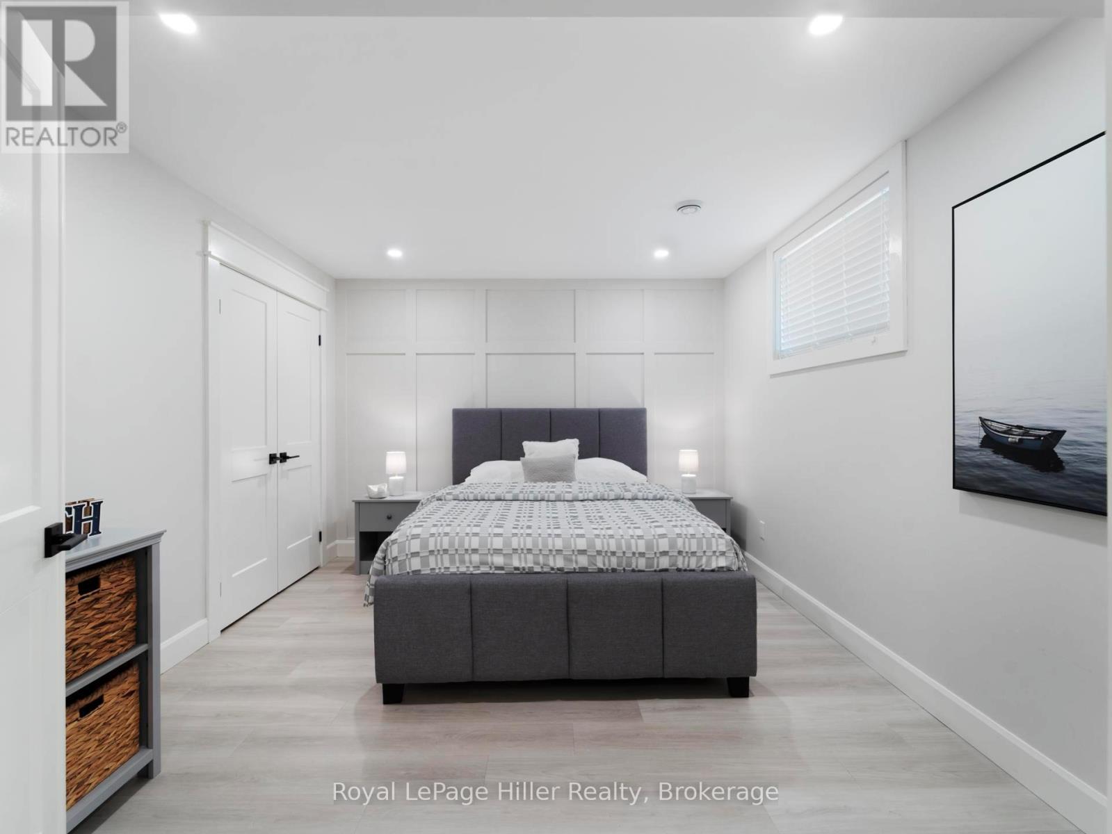 












72431 BLUEWATER HIGHWAY

,
Bluewater (Hay),




Ontario
N0M2T0

