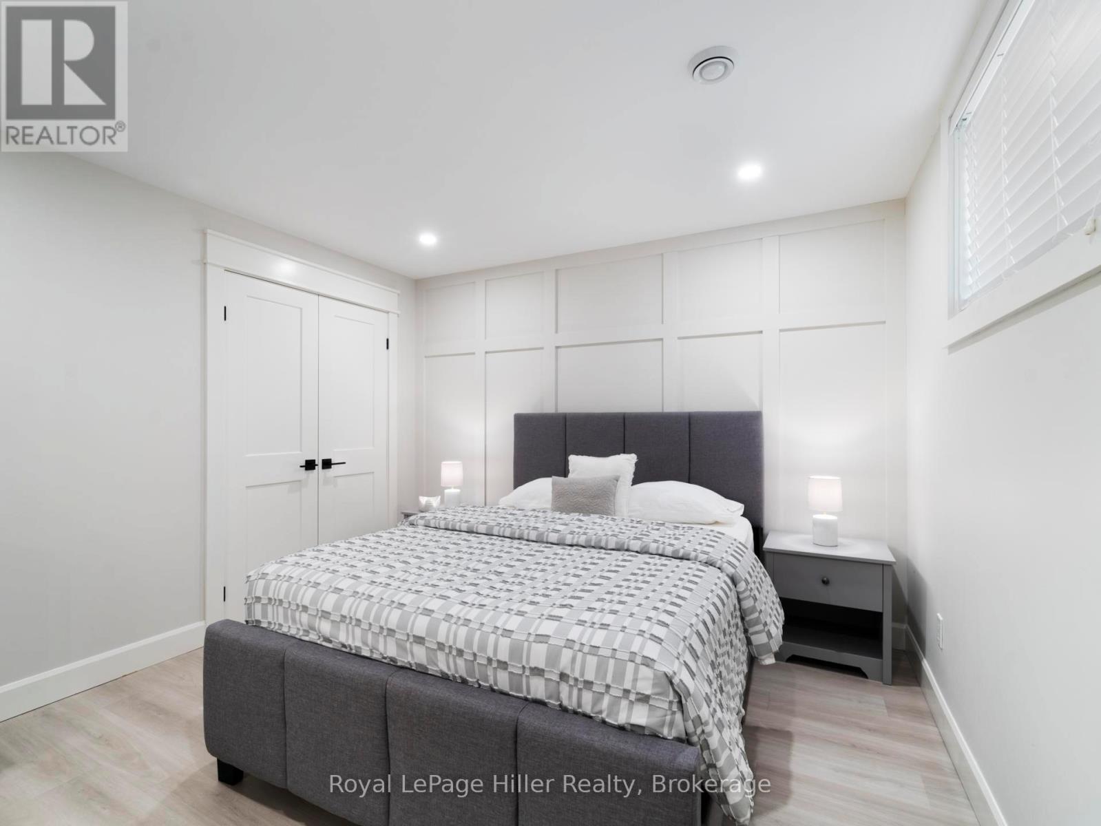 












72431 BLUEWATER HIGHWAY

,
Bluewater (Hay),




Ontario
N0M2T0

