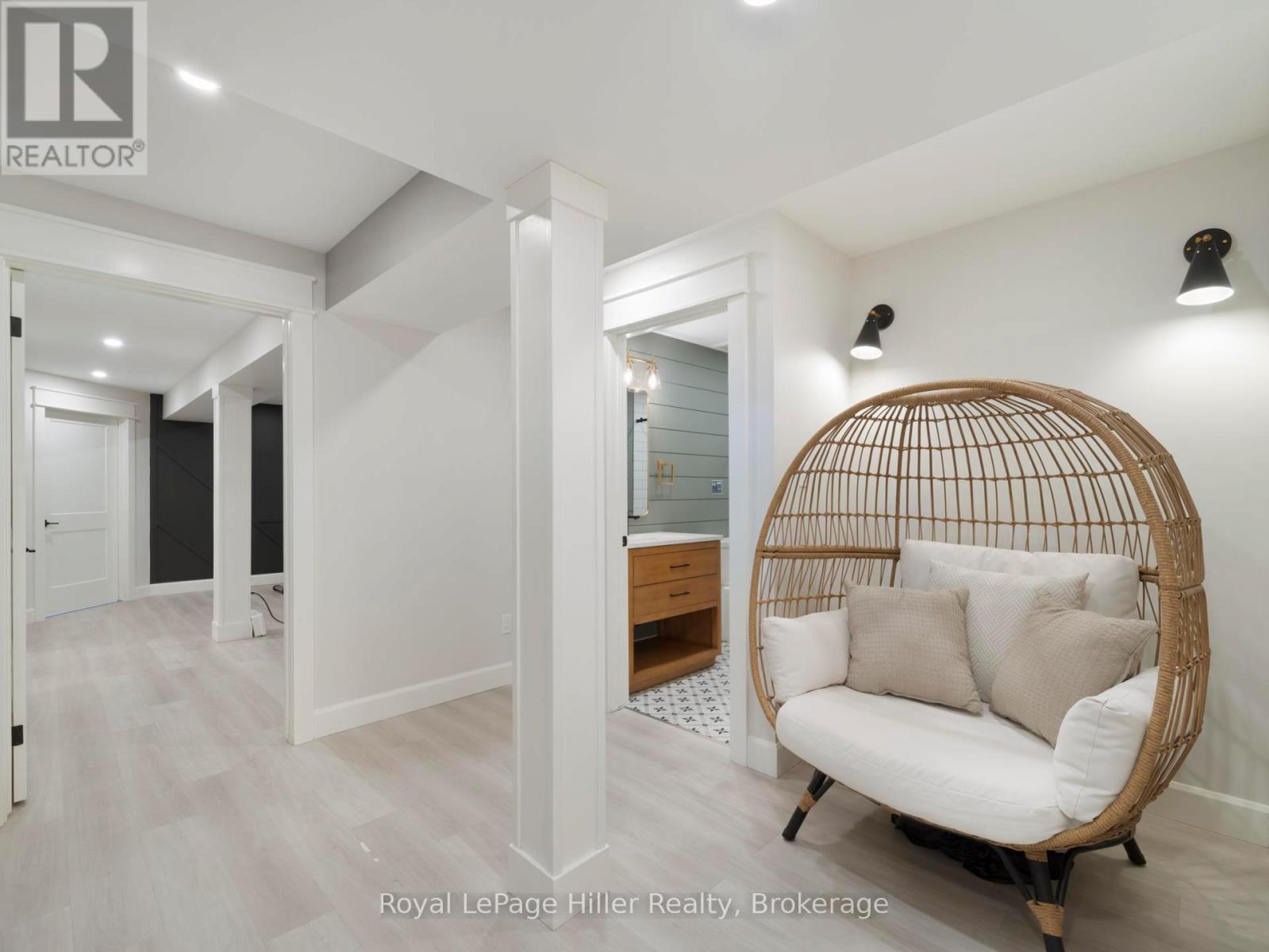 












72431 BLUEWATER HIGHWAY

,
Bluewater (Hay),




Ontario
N0M2T0

