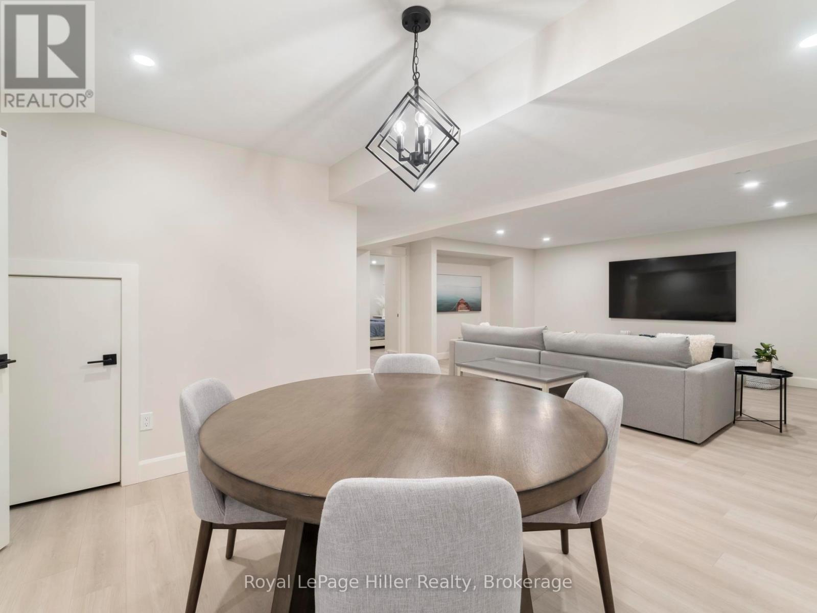 












72431 BLUEWATER HIGHWAY

,
Bluewater (Hay),




Ontario
N0M2T0

