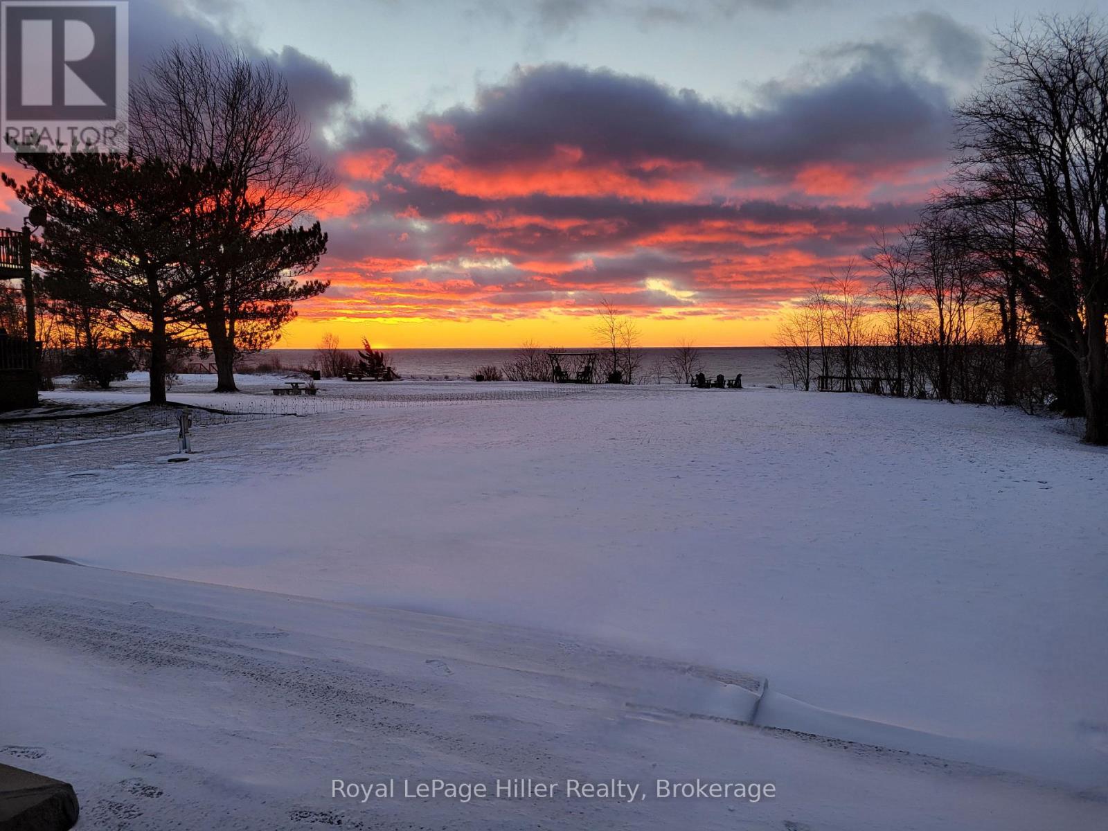 












72431 BLUEWATER HIGHWAY

,
Bluewater (Hay),




Ontario
N0M2T0

