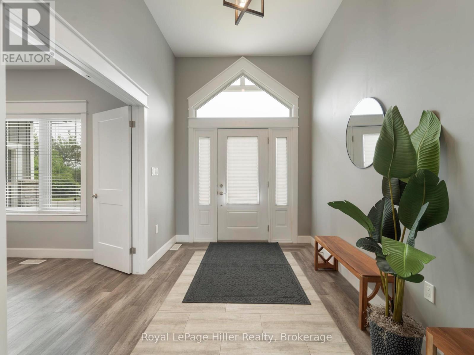 












72431 BLUEWATER HIGHWAY

,
Bluewater (Hay),




Ontario
N0M2T0

