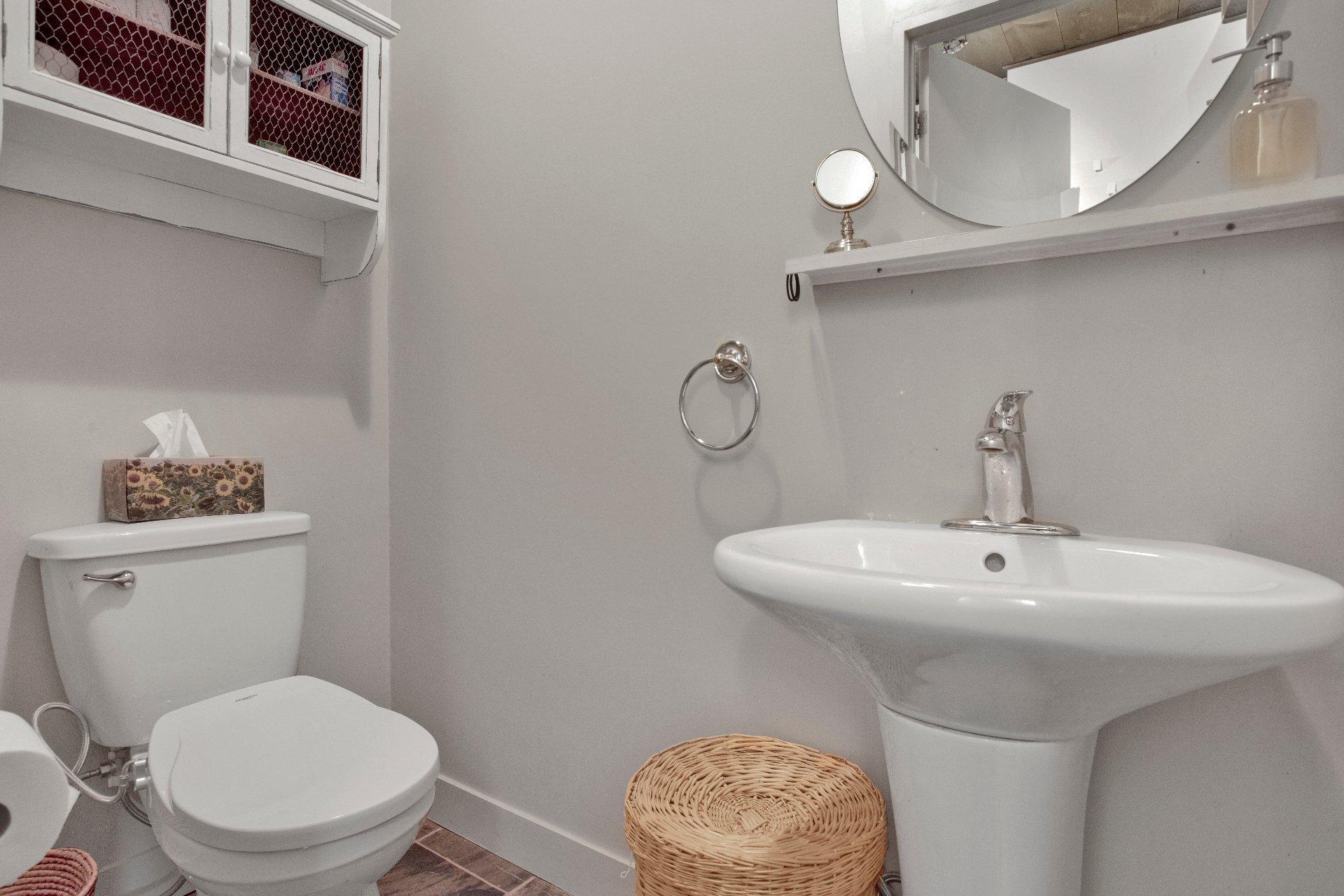 









511Z


Ch. du Lac-Vincent

,
Shawinigan,




QC
G0X2V0

