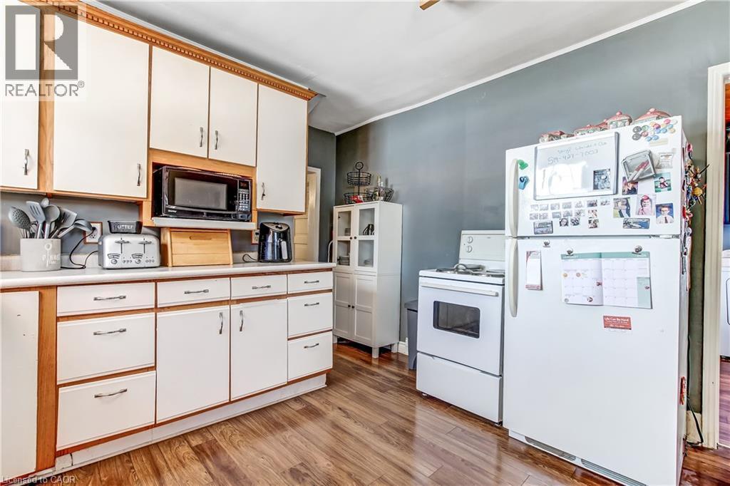 












13 SECOND Avenue E

,
Simcoe,




Ontario
N3Y2N8

