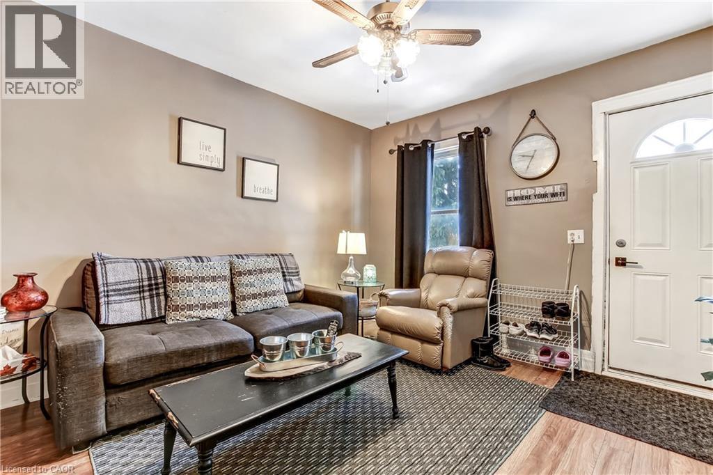 












13 SECOND Avenue E

,
Simcoe,




Ontario
N3Y2N8

