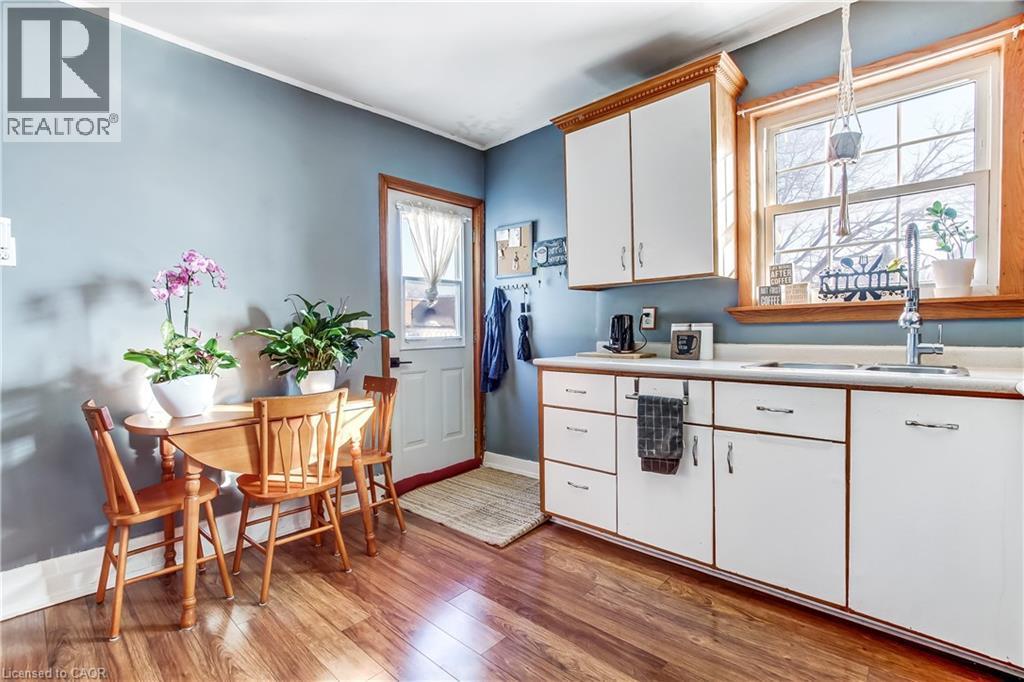 












13 SECOND Avenue E

,
Simcoe,




Ontario
N3Y2N8

