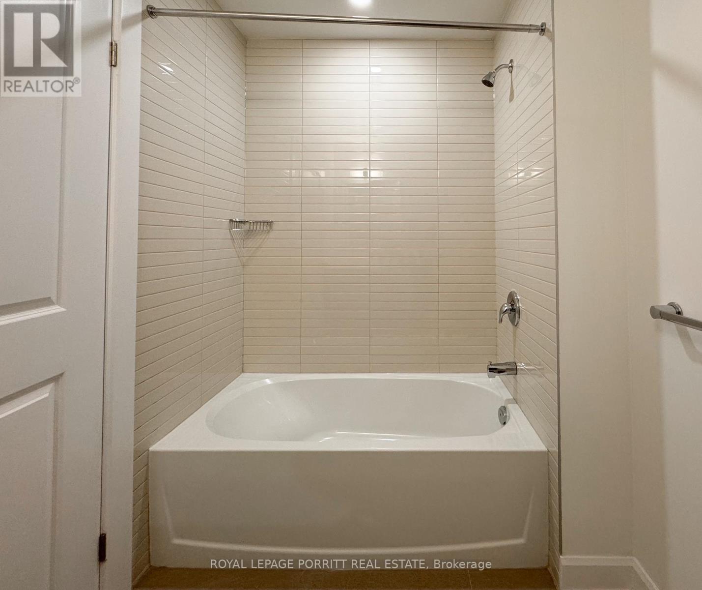 












405 - 3220 WILLIAM COLTSON AVENUE

,
Oakville,




Ontario
L6H7X9

