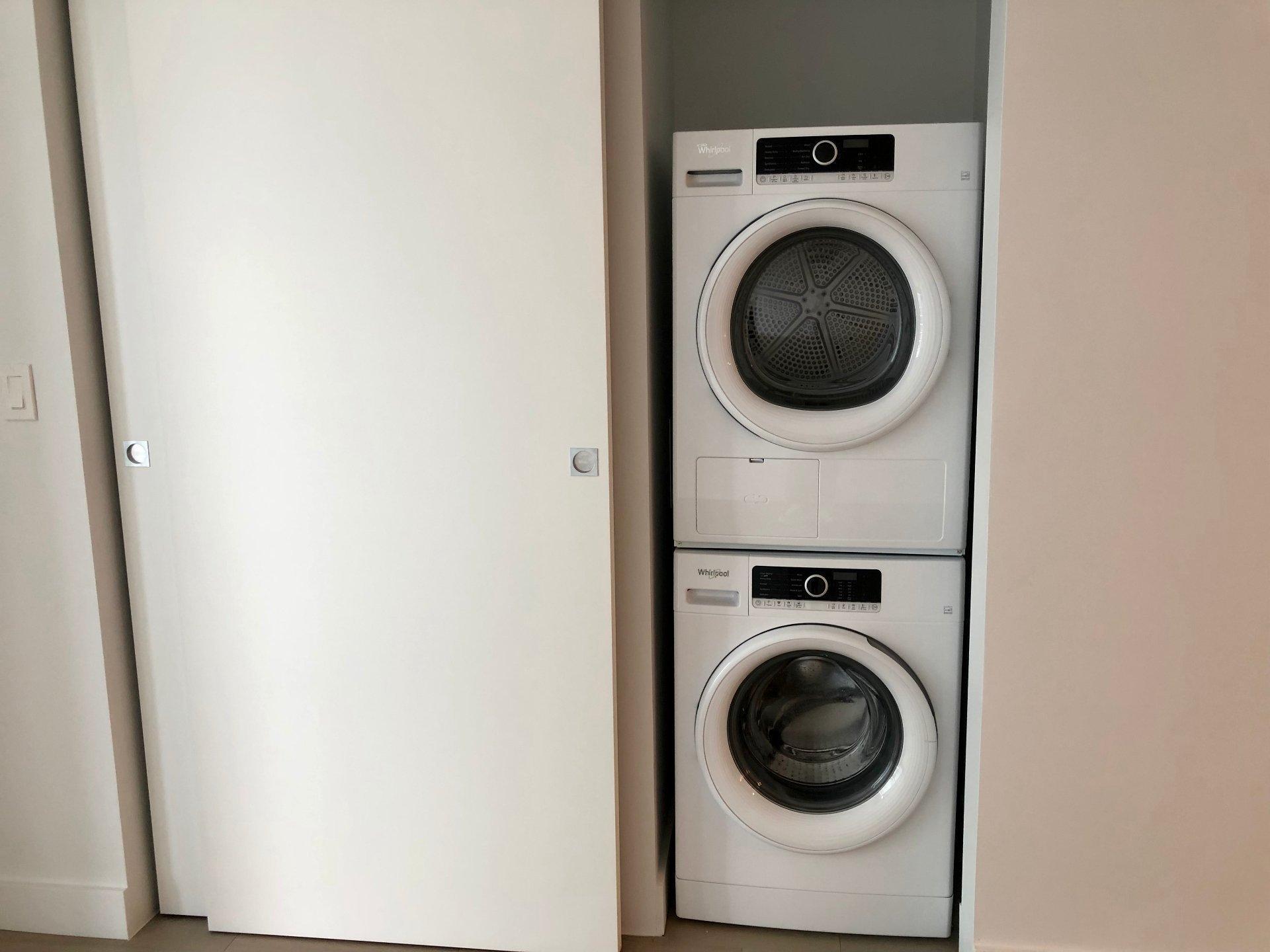 









1400


Boul. René-Lévesque O.

, 2607,
Montréal (Ville-Marie),




QC
H3G1T6

