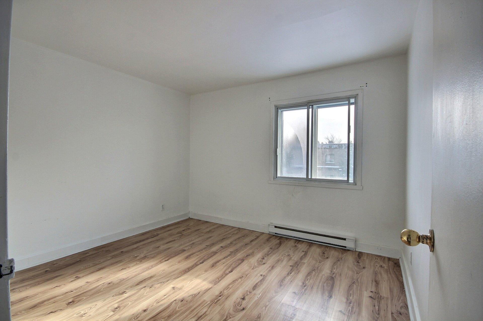 









104


Rue des Bouleaux

,
Cowansville,




QC
J2K3E5

