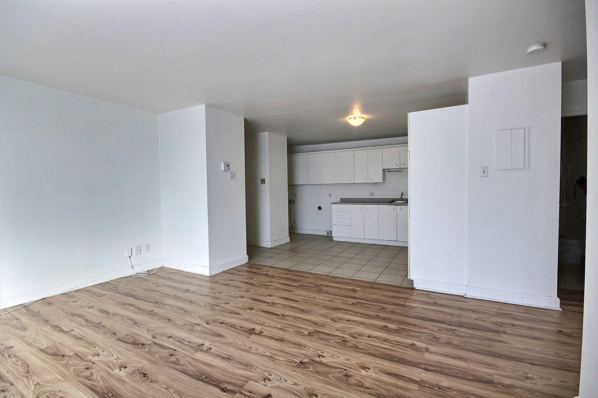 









104


Rue des Bouleaux

,
Cowansville,




QC
J2K3E5

