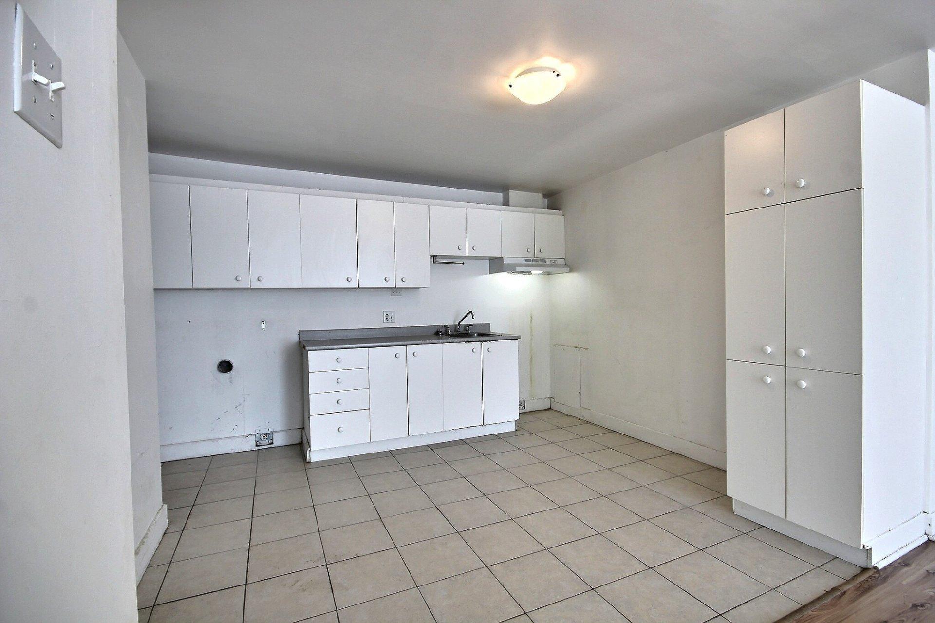 









104


Rue des Bouleaux

,
Cowansville,




QC
J2K3E5

