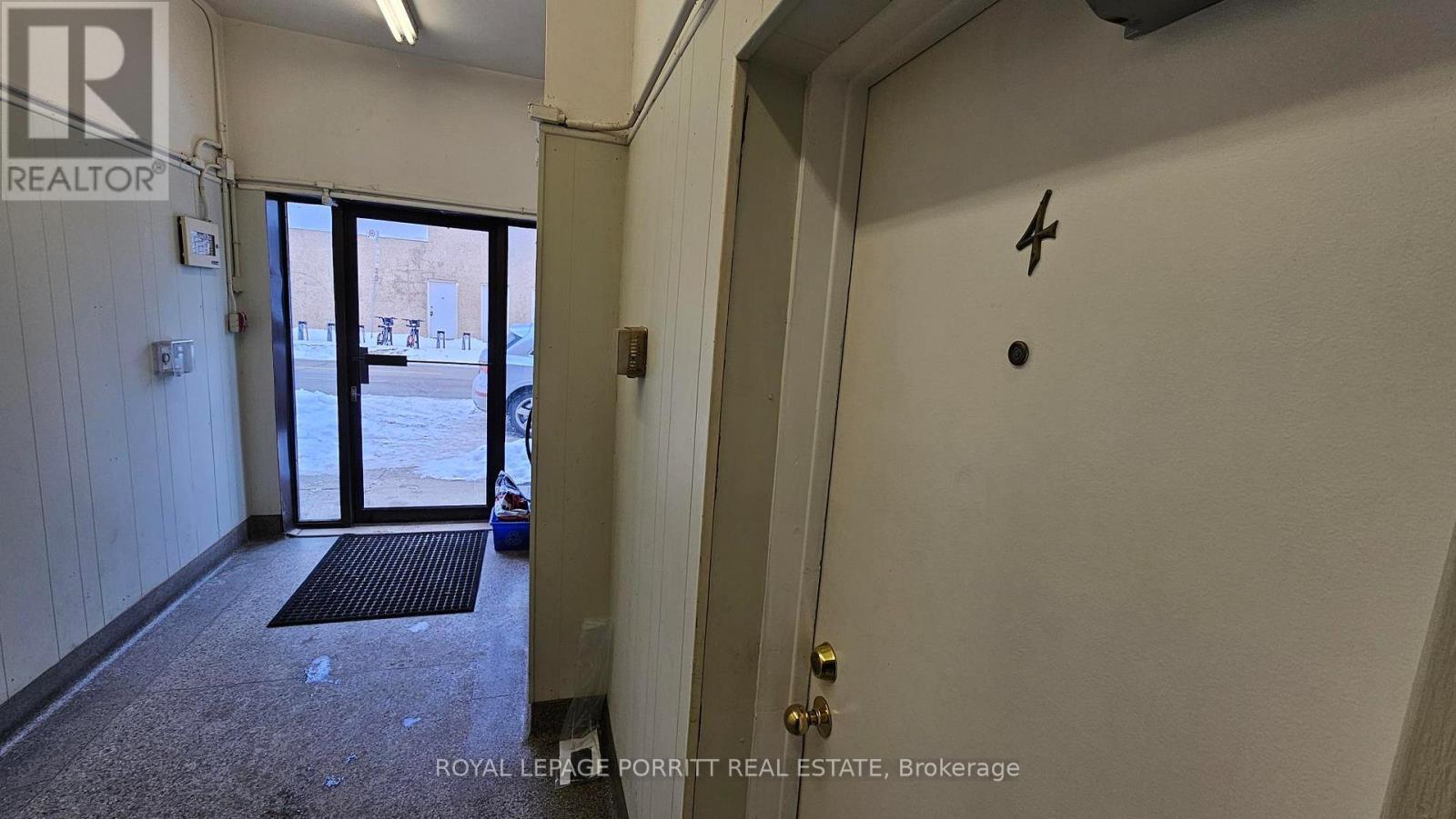 












4 - 2773 LAKE SHORE BOULEVARD W

,
Toronto,




Ontario
M8V1H4

