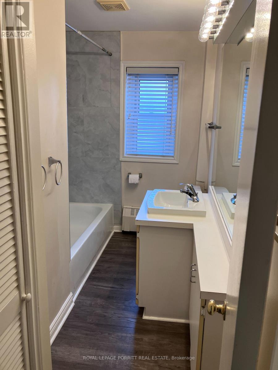 












4 - 2773 LAKE SHORE BOULEVARD W

,
Toronto,




Ontario
M8V1H4

