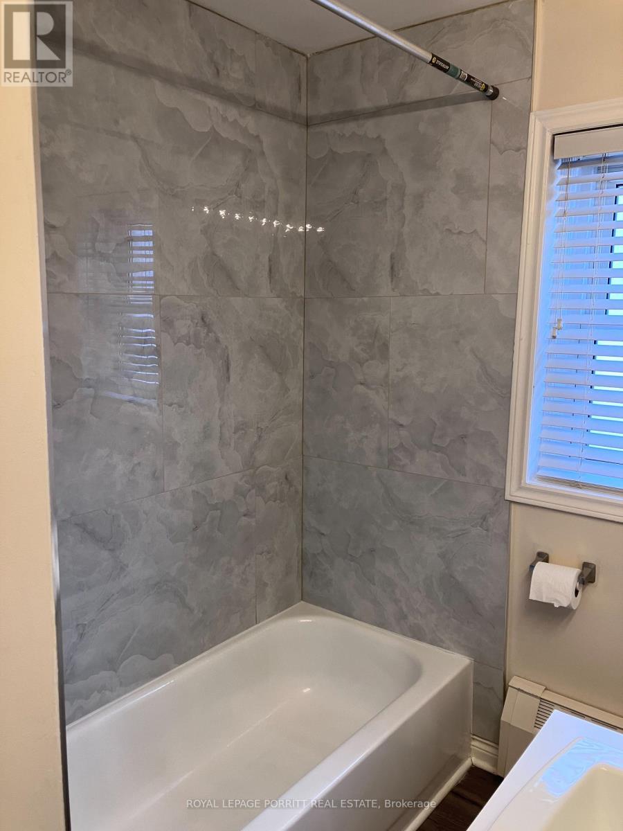 












4 - 2773 LAKE SHORE BOULEVARD W

,
Toronto,




Ontario
M8V1H4

