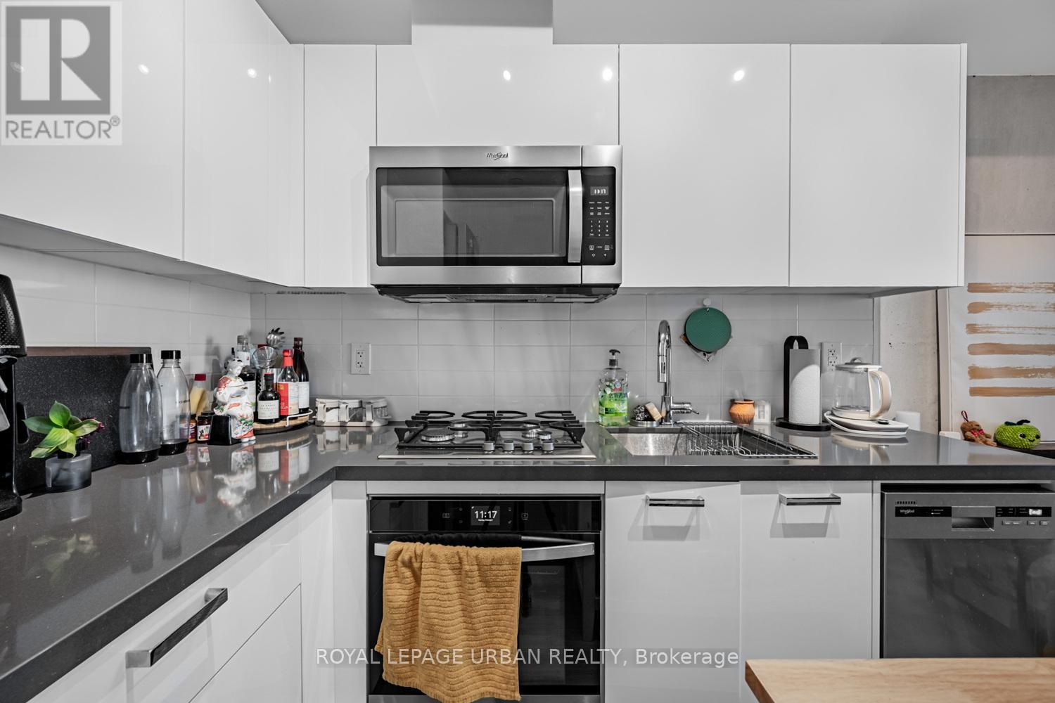 












521 - 195 MCCAUL STREET

,
Toronto,




Ontario
M5T0E5

