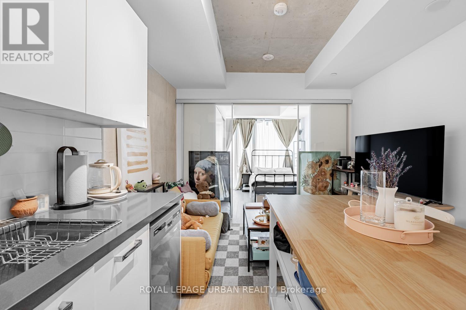 












521 - 195 MCCAUL STREET

,
Toronto,




Ontario
M5T0E5

