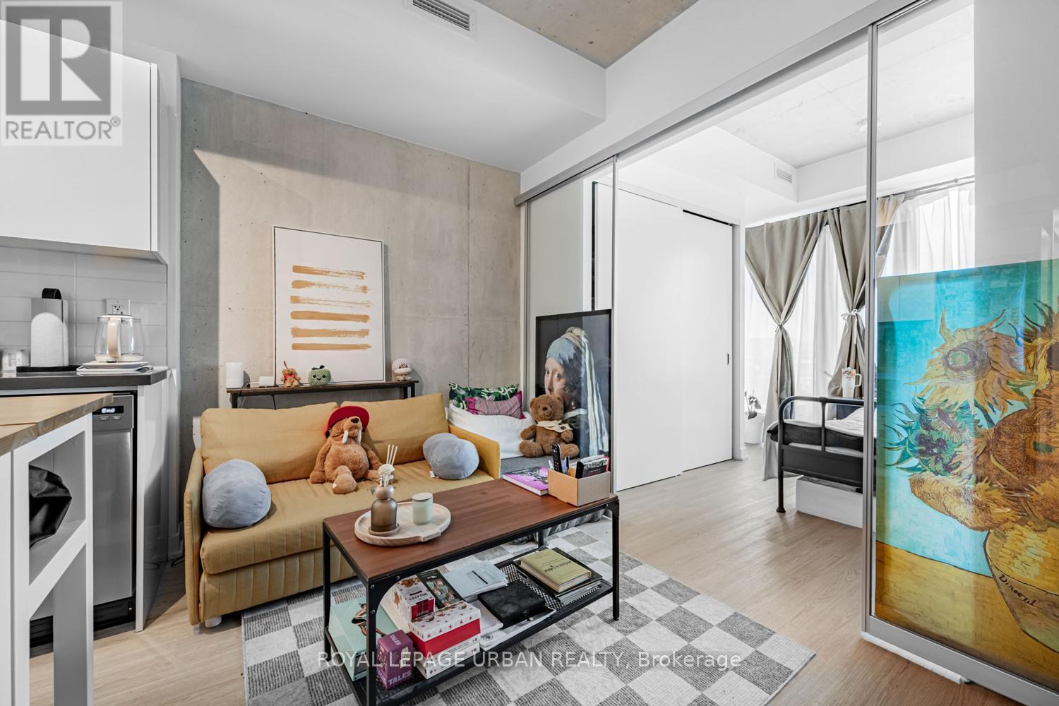 












521 - 195 MCCAUL STREET

,
Toronto,




Ontario
M5T0E5

