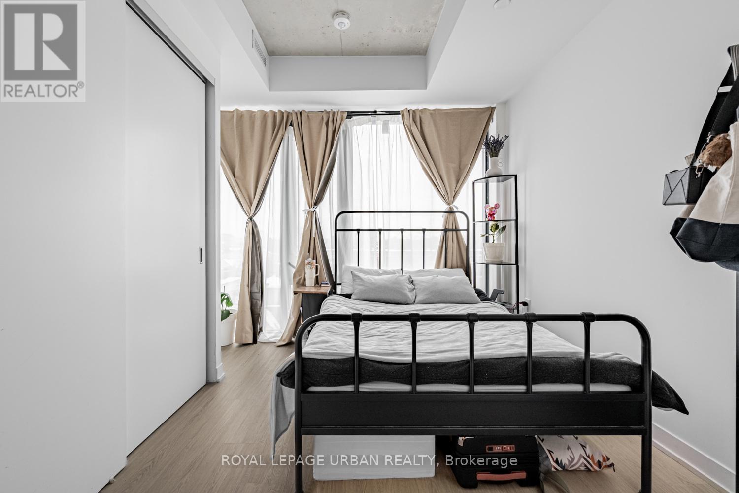 












521 - 195 MCCAUL STREET

,
Toronto,




Ontario
M5T0E5

