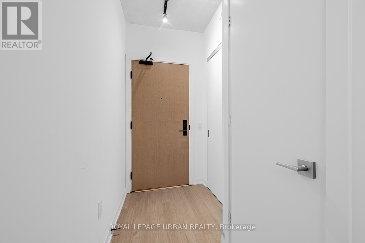 












521 - 195 MCCAUL STREET

,
Toronto,




Ontario
M5T0E5

