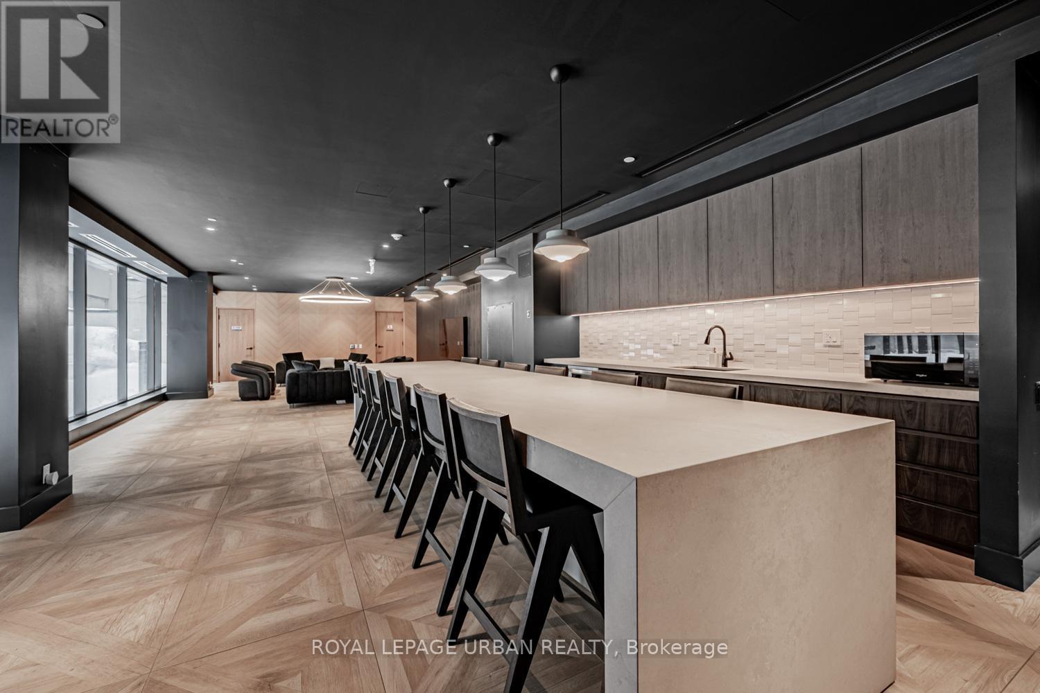 












521 - 195 MCCAUL STREET

,
Toronto,




Ontario
M5T0E5

