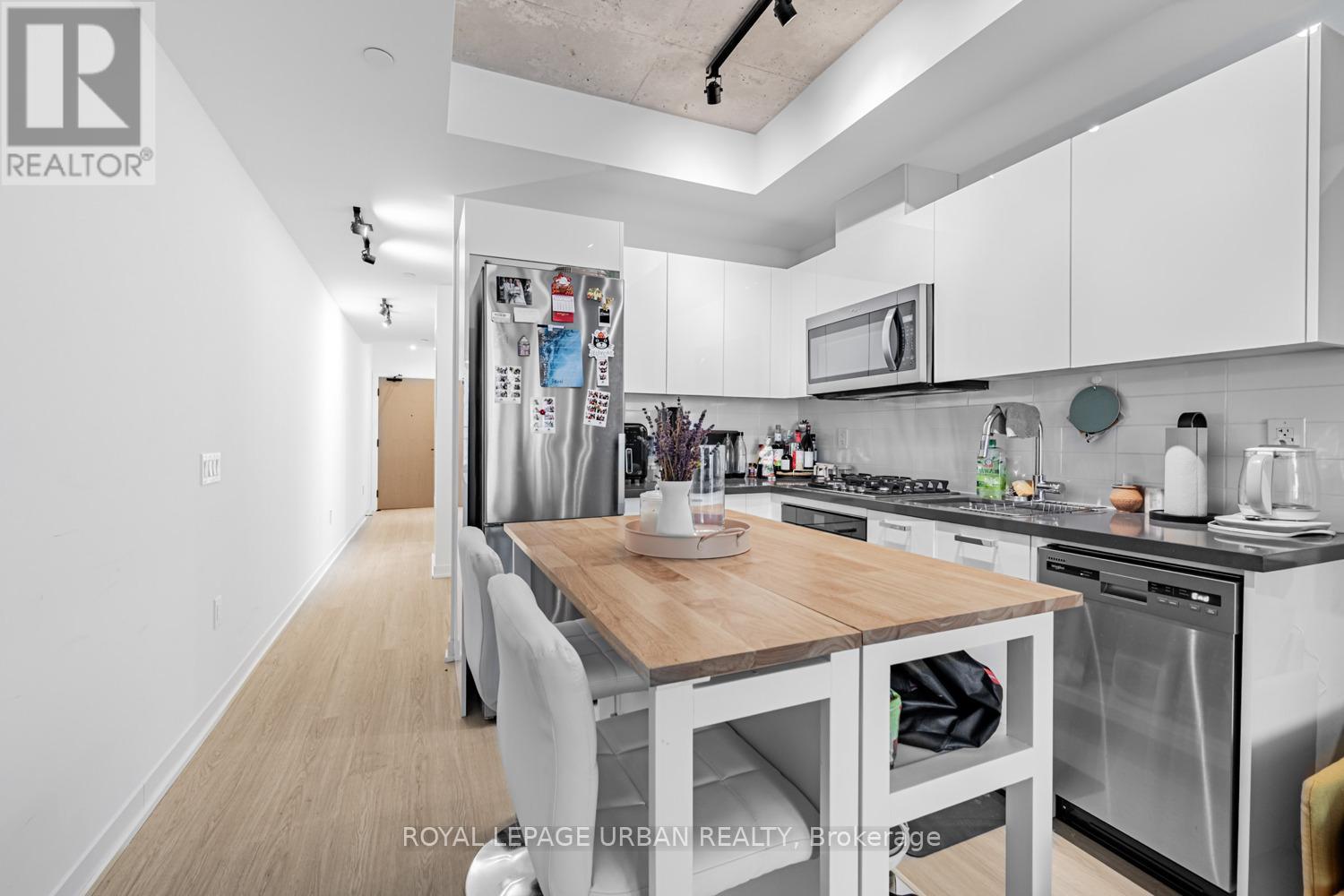 












521 - 195 MCCAUL STREET

,
Toronto,




Ontario
M5T0E5

