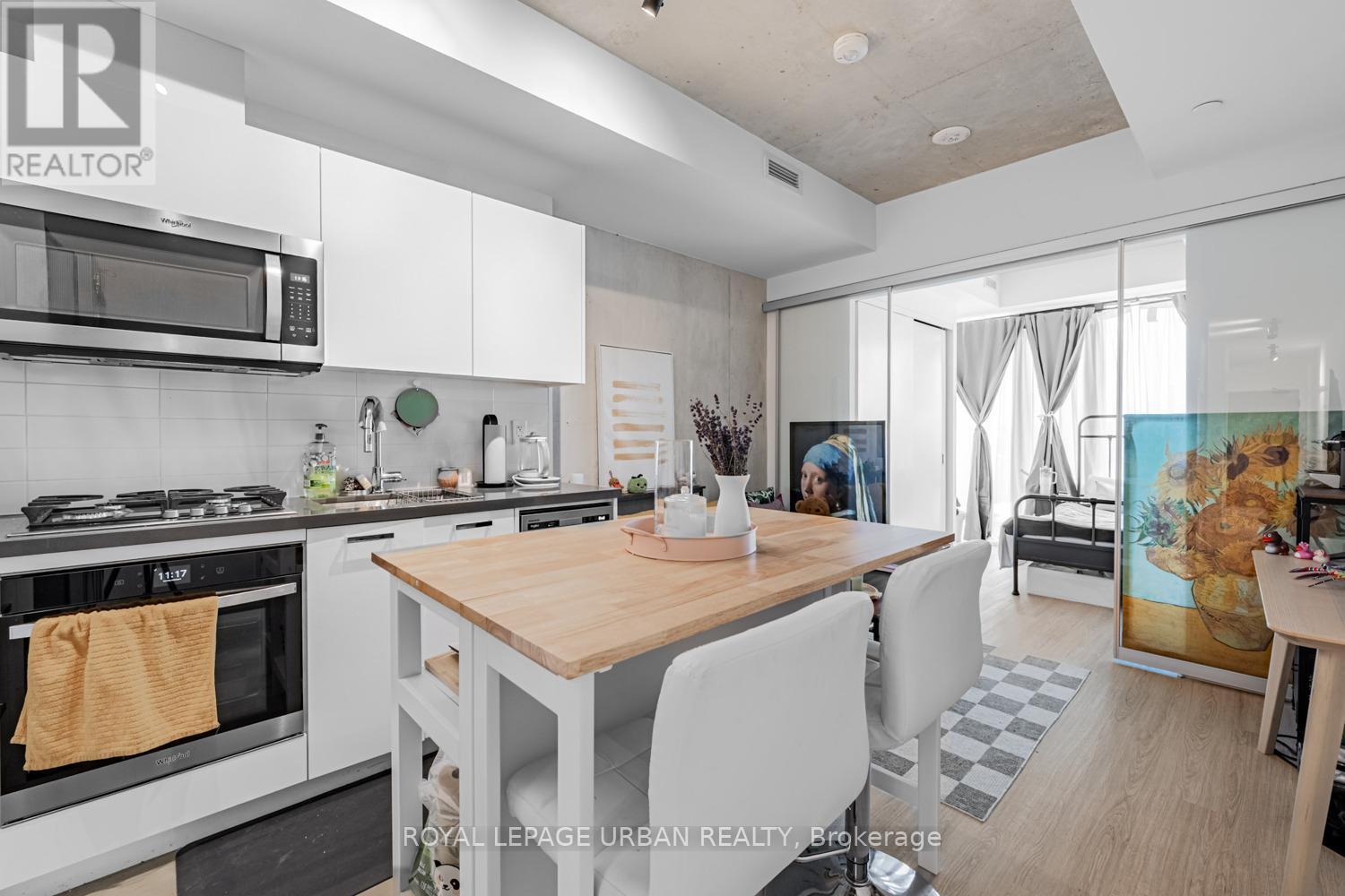 












521 - 195 MCCAUL STREET

,
Toronto,




Ontario
M5T0E5

