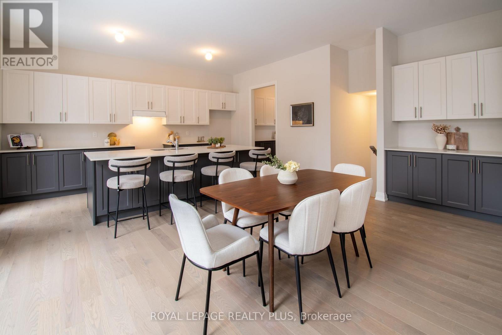 












980 CHURCH DRIVE

,
Innisfil,




Ontario
L0L1W0

