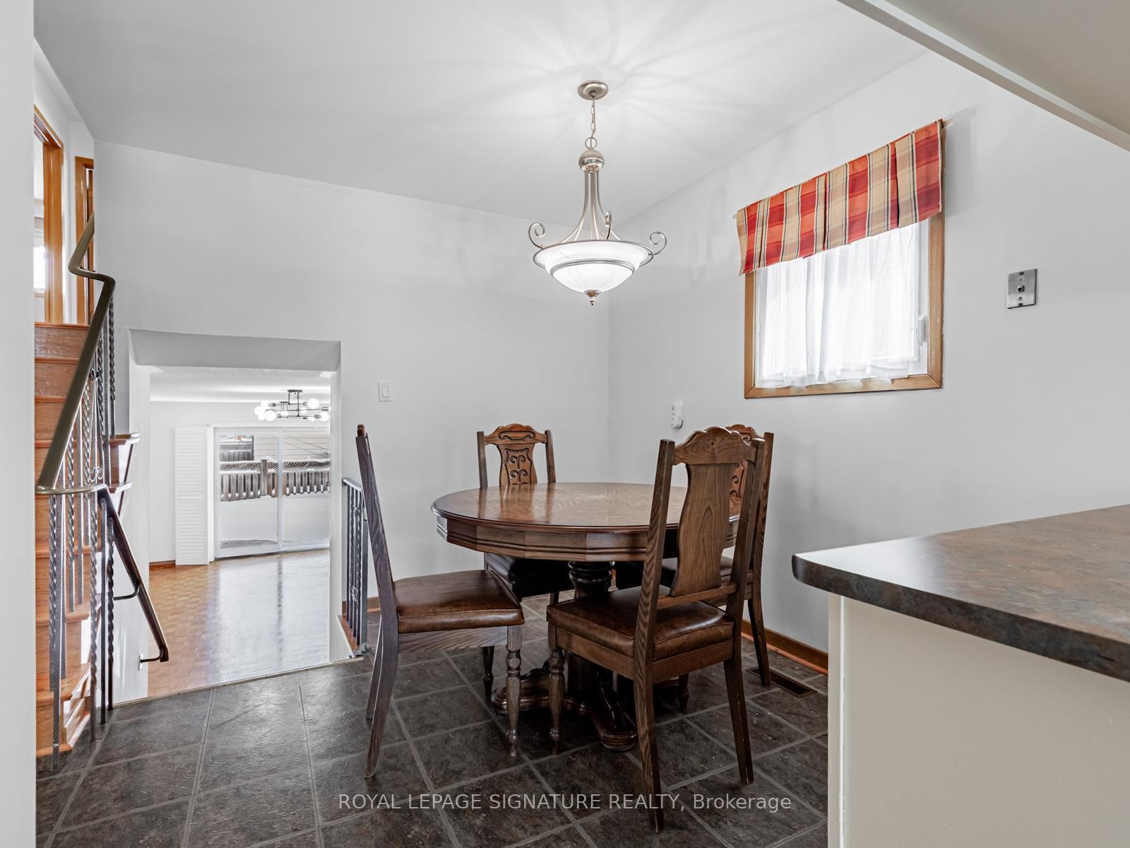 









33


Ladner

Drive,
Toronto,




ON
M2J 3Z8

