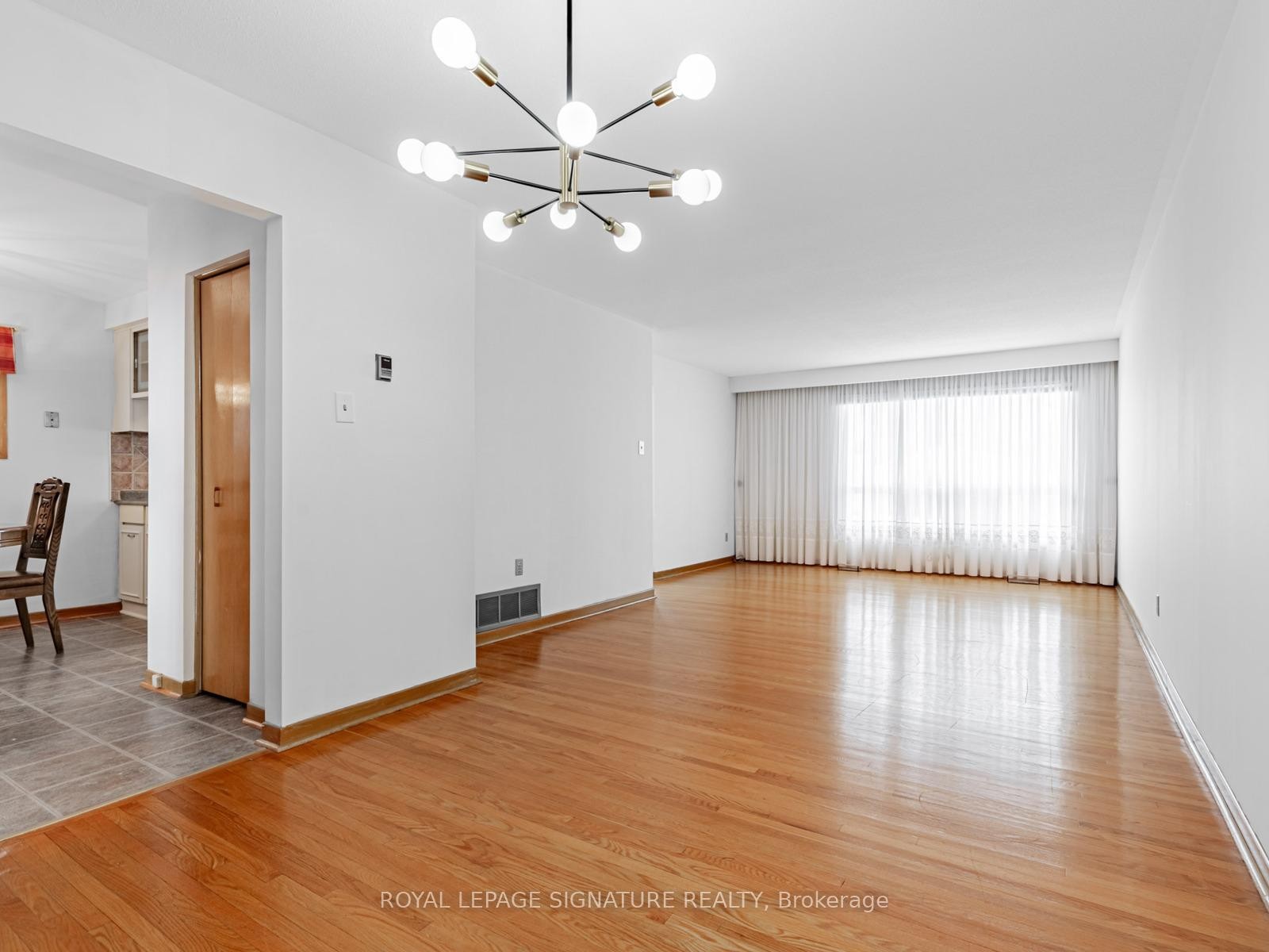 









33


Ladner

Drive,
Toronto,




ON
M2J 3Z8

