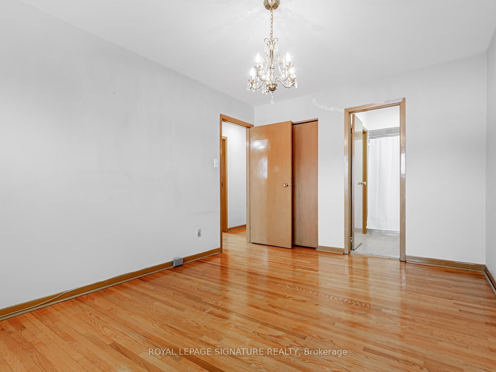 









33


Ladner

Drive,
Toronto,




ON
M2J 3Z8

