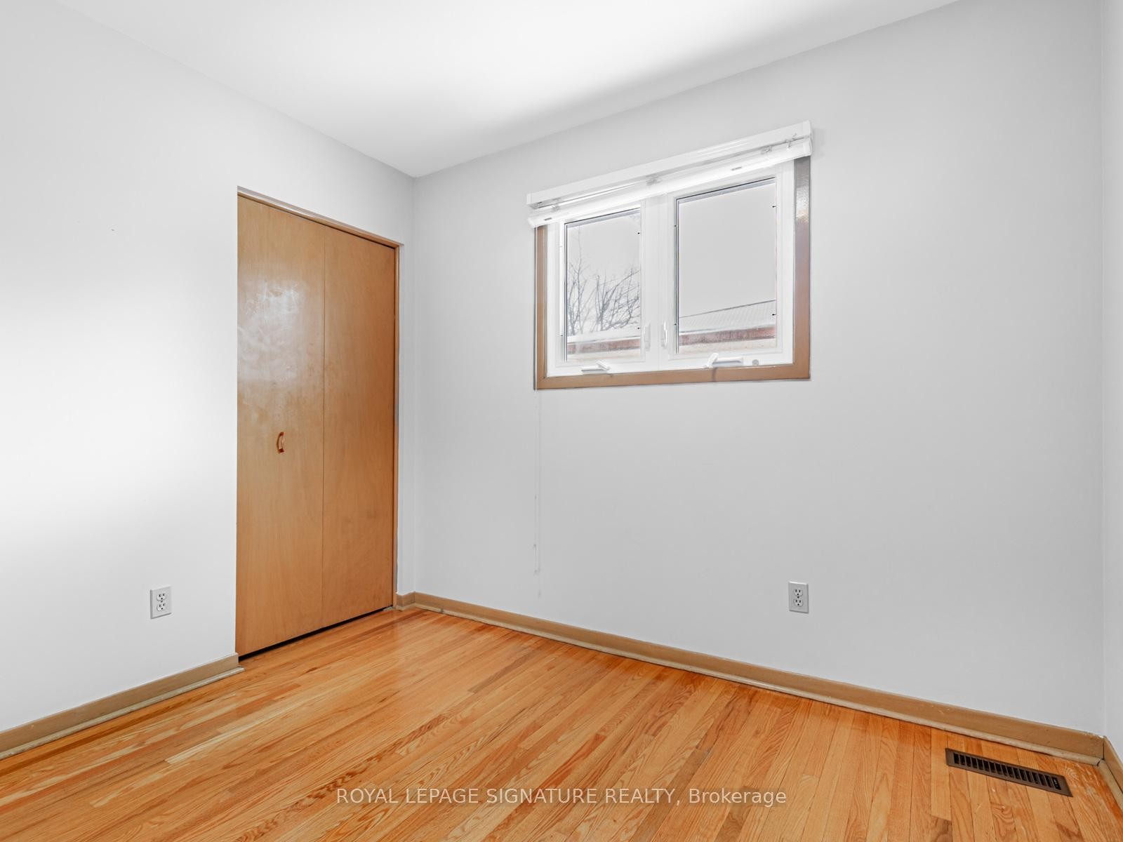 









33


Ladner

Drive,
Toronto,




ON
M2J 3Z8

