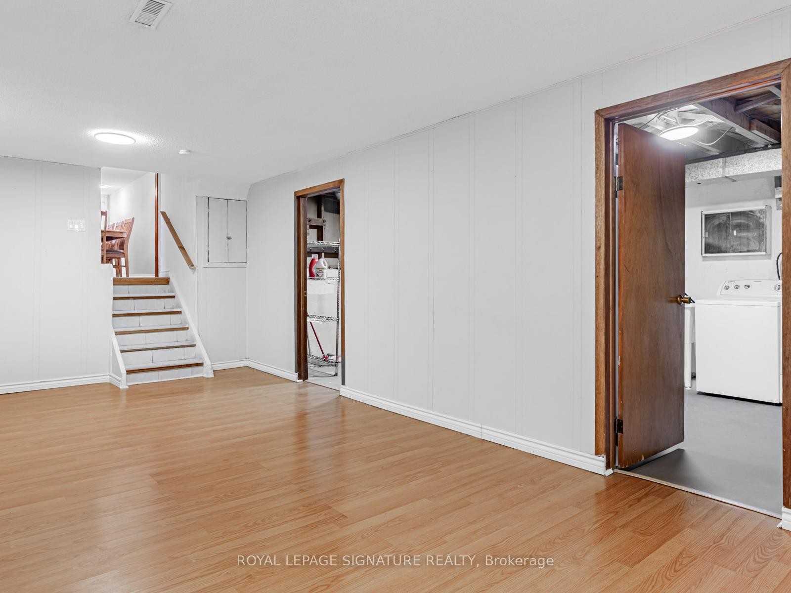 









33


Ladner

Drive,
Toronto,




ON
M2J 3Z8

