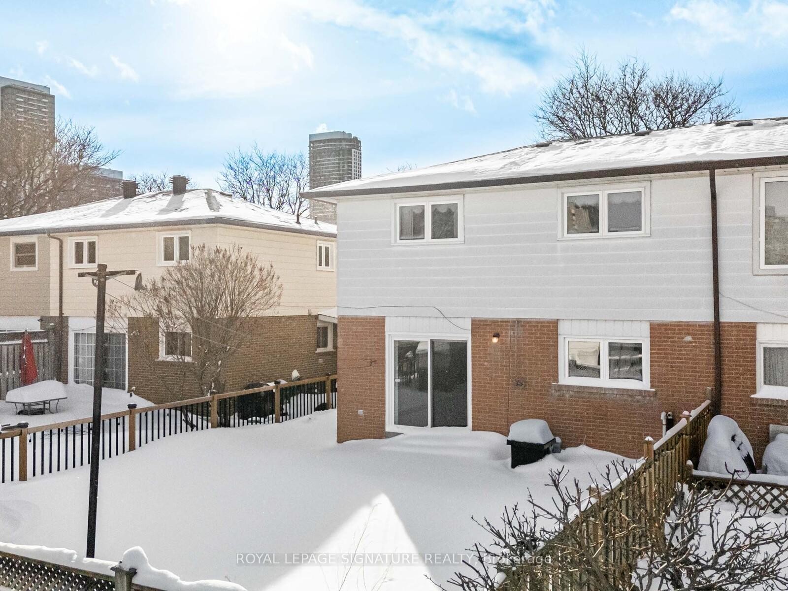 









33


Ladner

Drive,
Toronto,




ON
M2J 3Z8

