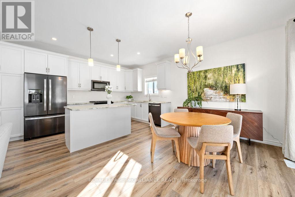 












26 REDWOOD DRIVE

,
Belleville (Thurlow Ward),




Ontario
K8N0K4

