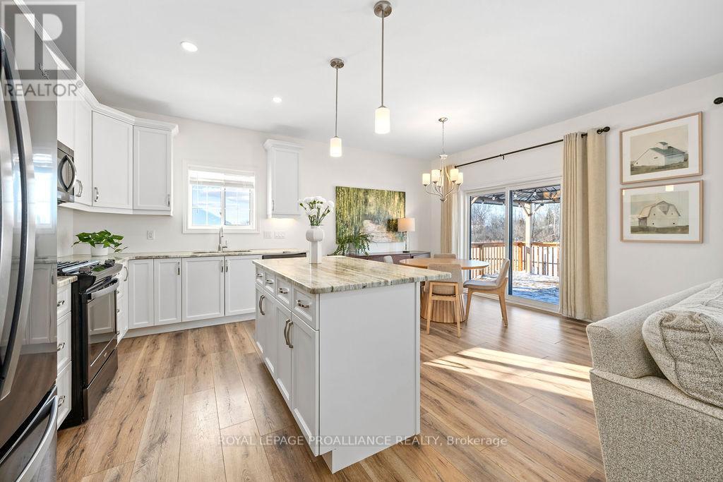 












26 REDWOOD DRIVE

,
Belleville (Thurlow Ward),




Ontario
K8N0K4

