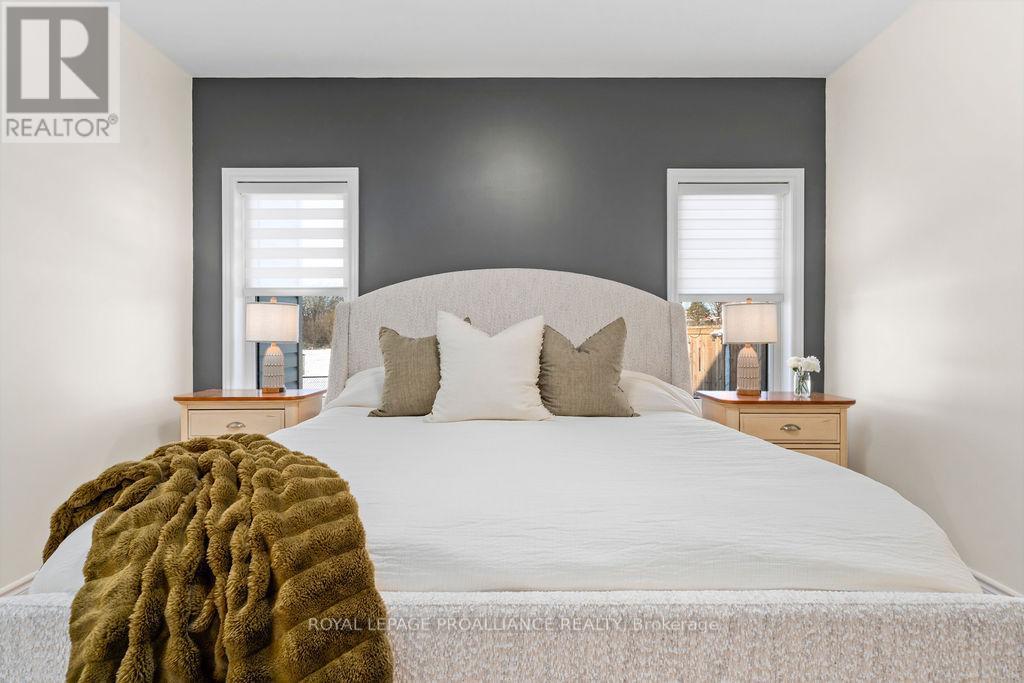 












26 REDWOOD DRIVE

,
Belleville (Thurlow Ward),




Ontario
K8N0K4

