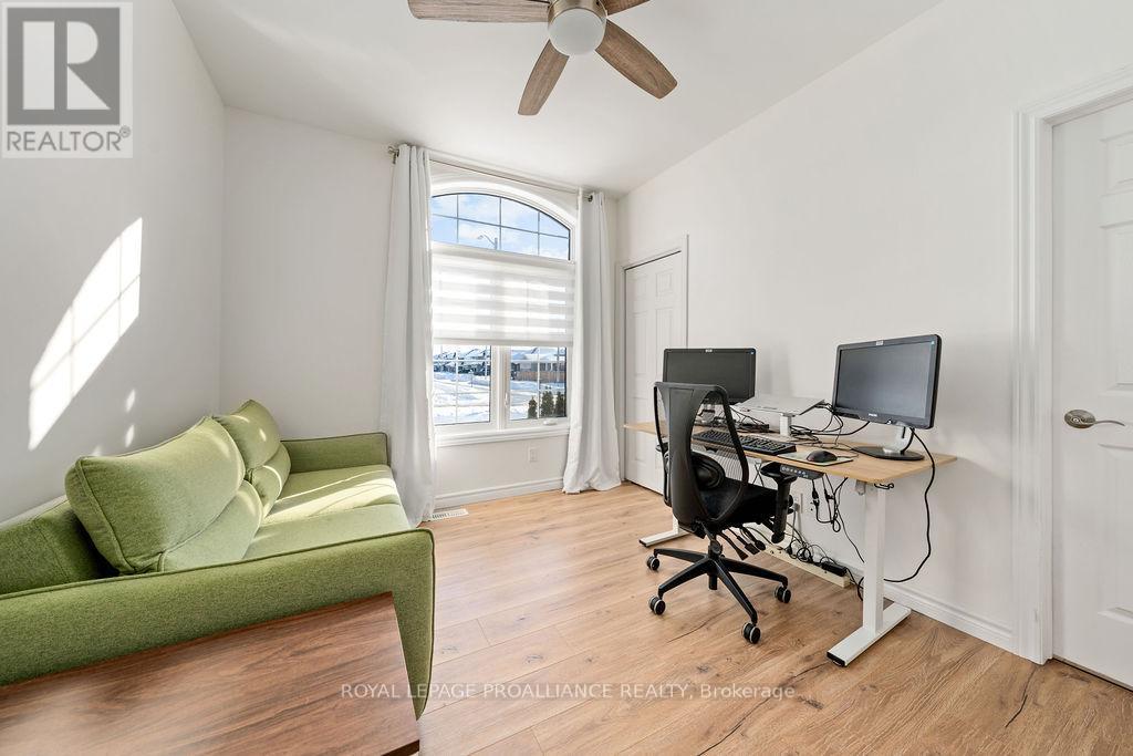 












26 REDWOOD DRIVE

,
Belleville (Thurlow Ward),




Ontario
K8N0K4

