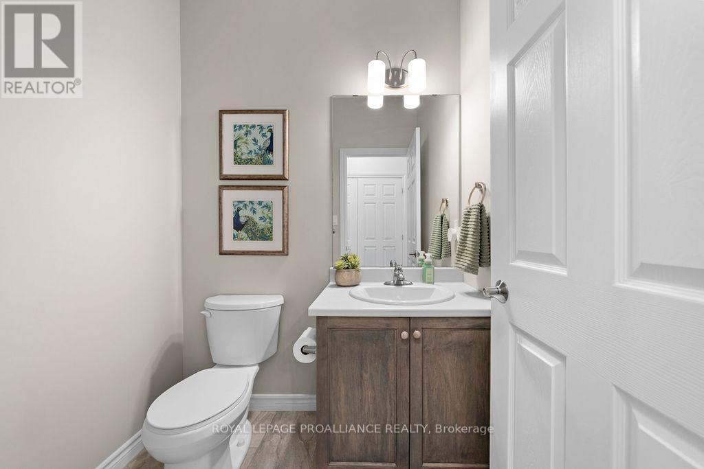 












26 REDWOOD DRIVE

,
Belleville (Thurlow Ward),




Ontario
K8N0K4

