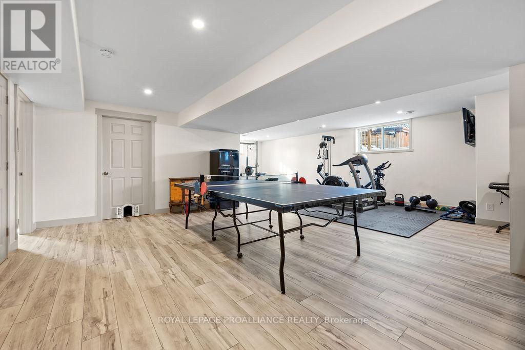 












26 REDWOOD DRIVE

,
Belleville (Thurlow Ward),




Ontario
K8N0K4

