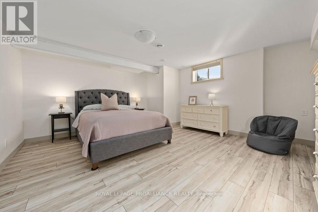 












26 REDWOOD DRIVE

,
Belleville (Thurlow Ward),




Ontario
K8N0K4

