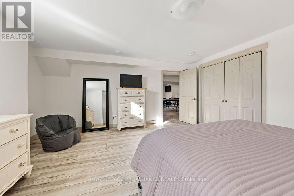 












26 REDWOOD DRIVE

,
Belleville (Thurlow Ward),




Ontario
K8N0K4

