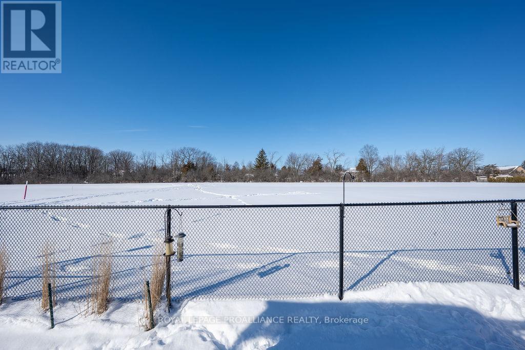 












26 REDWOOD DRIVE

,
Belleville (Thurlow Ward),




Ontario
K8N0K4

