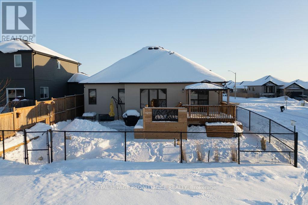 












26 REDWOOD DRIVE

,
Belleville (Thurlow Ward),




Ontario
K8N0K4

