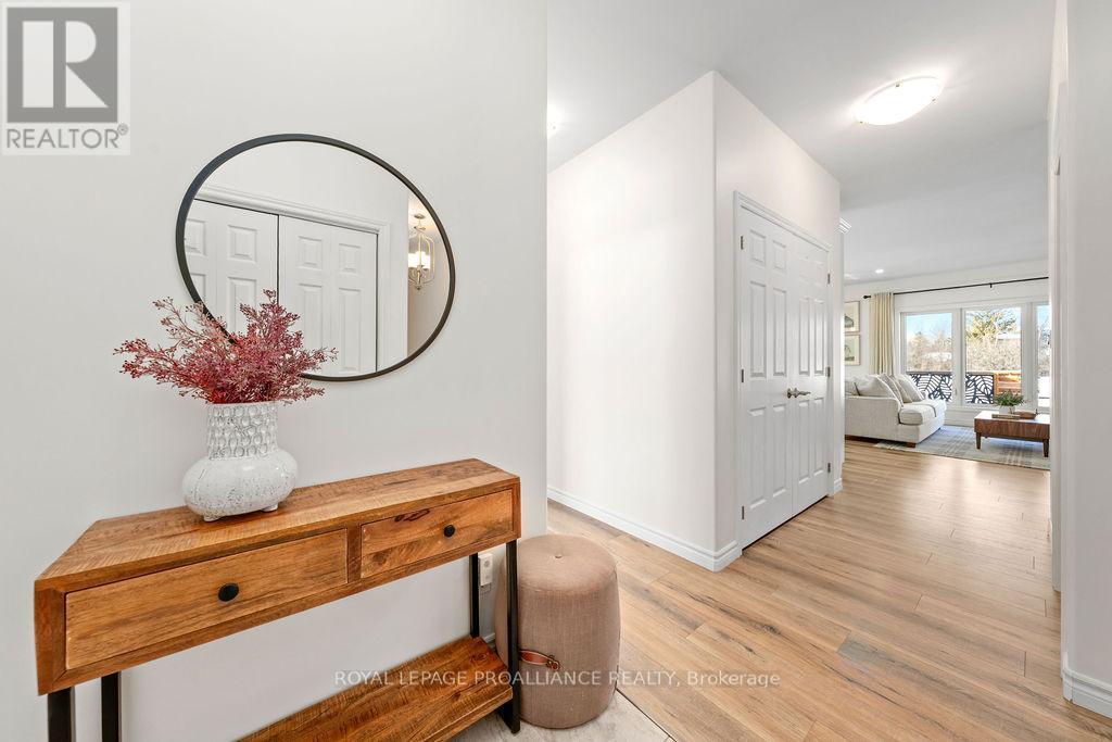 












26 REDWOOD DRIVE

,
Belleville (Thurlow Ward),




Ontario
K8N0K4

