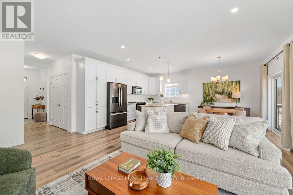 












26 REDWOOD DRIVE

,
Belleville (Thurlow Ward),




Ontario
K8N0K4

